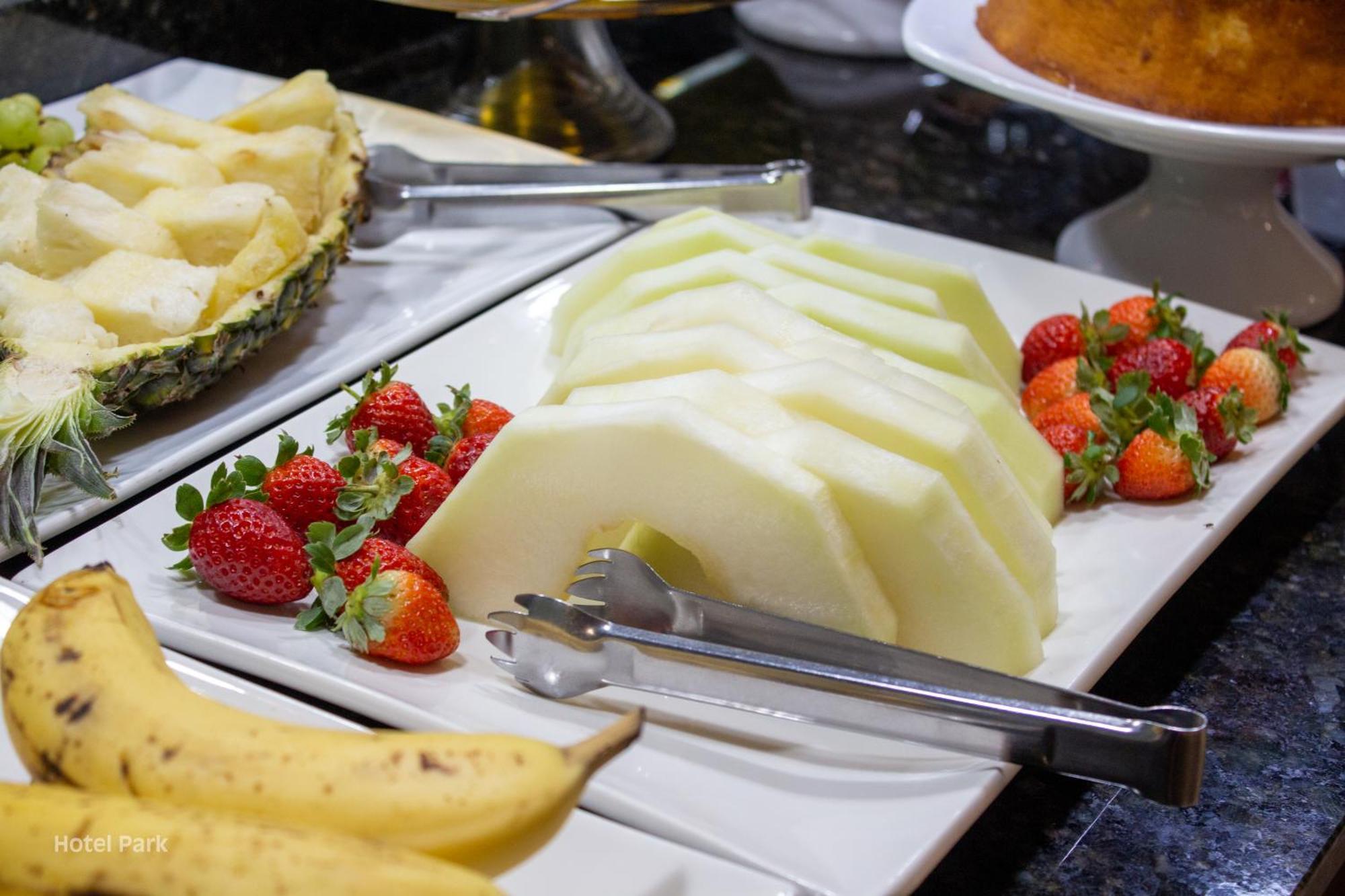 Hotel Park Valparaiso de Goias Екстер'єр фото